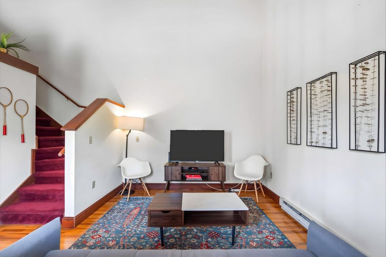 402 W Dayton St #1404530P - Photo 5 of 30