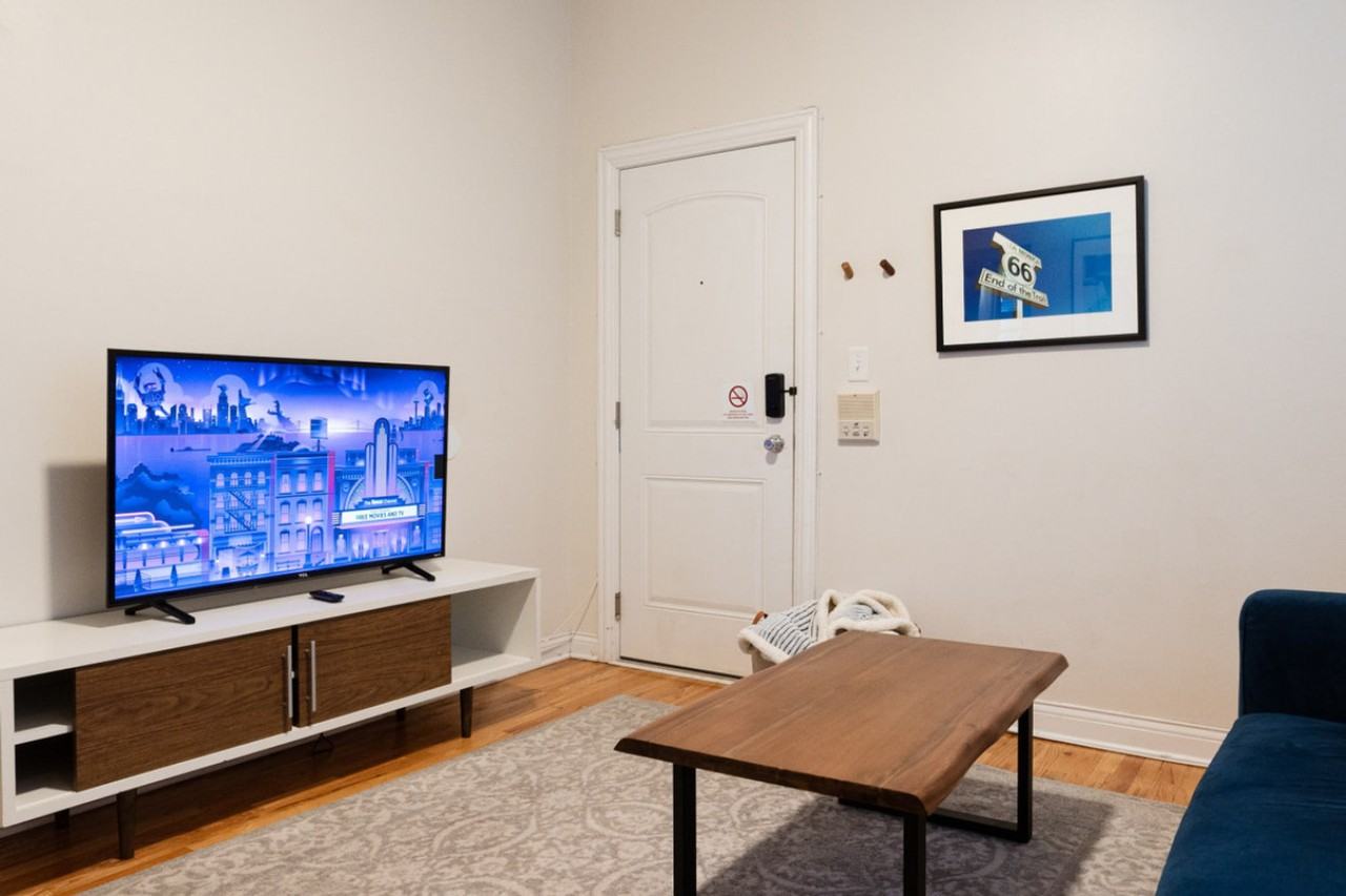 2149 W Division St #1379029P - Photo 4 of 19