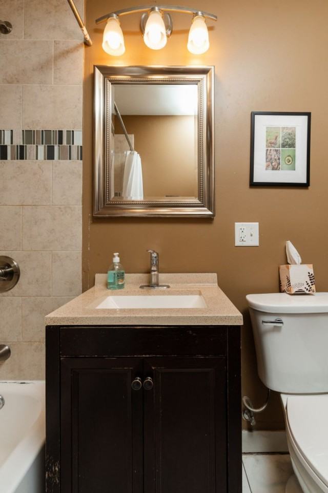 2149 W Division St #1379029P - Photo 6 of 17