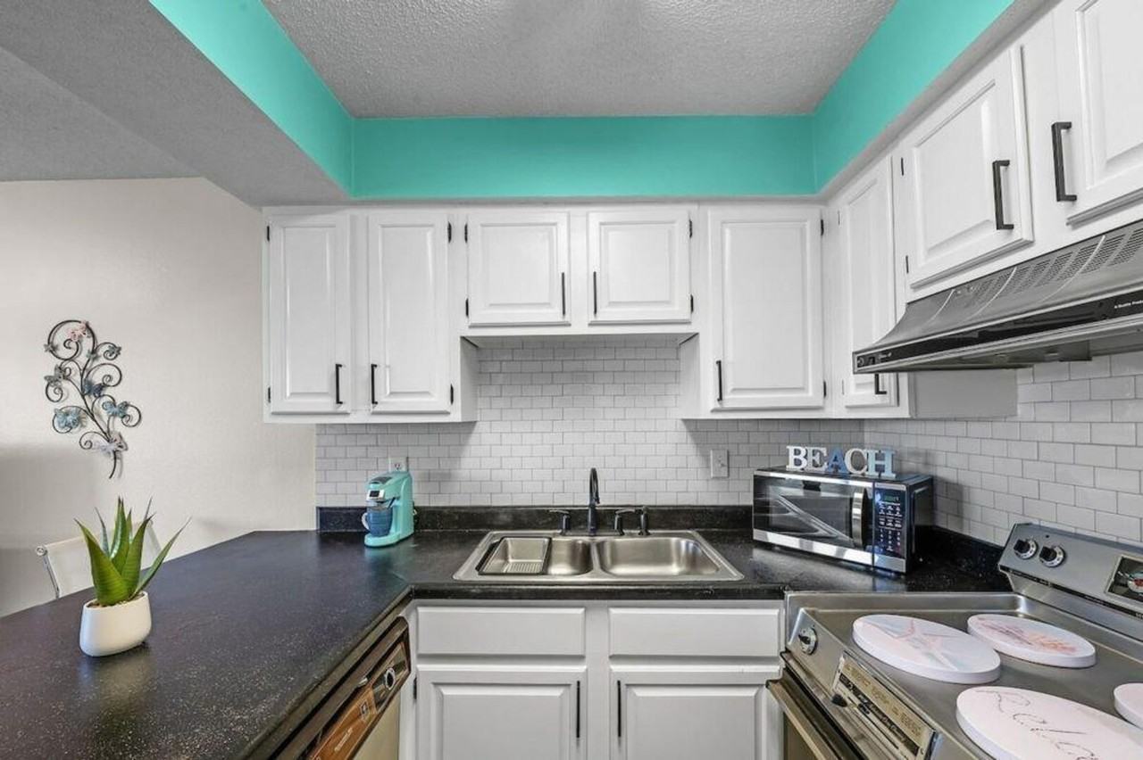 1988 W Beach Blvd #1380580P - Photo 3 of 28