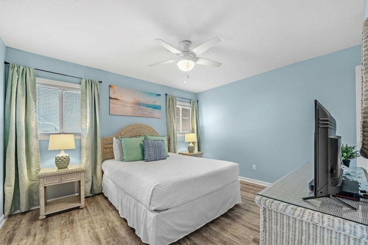 1988 W Beach Blvd #1380580P - Photo 4 of 28