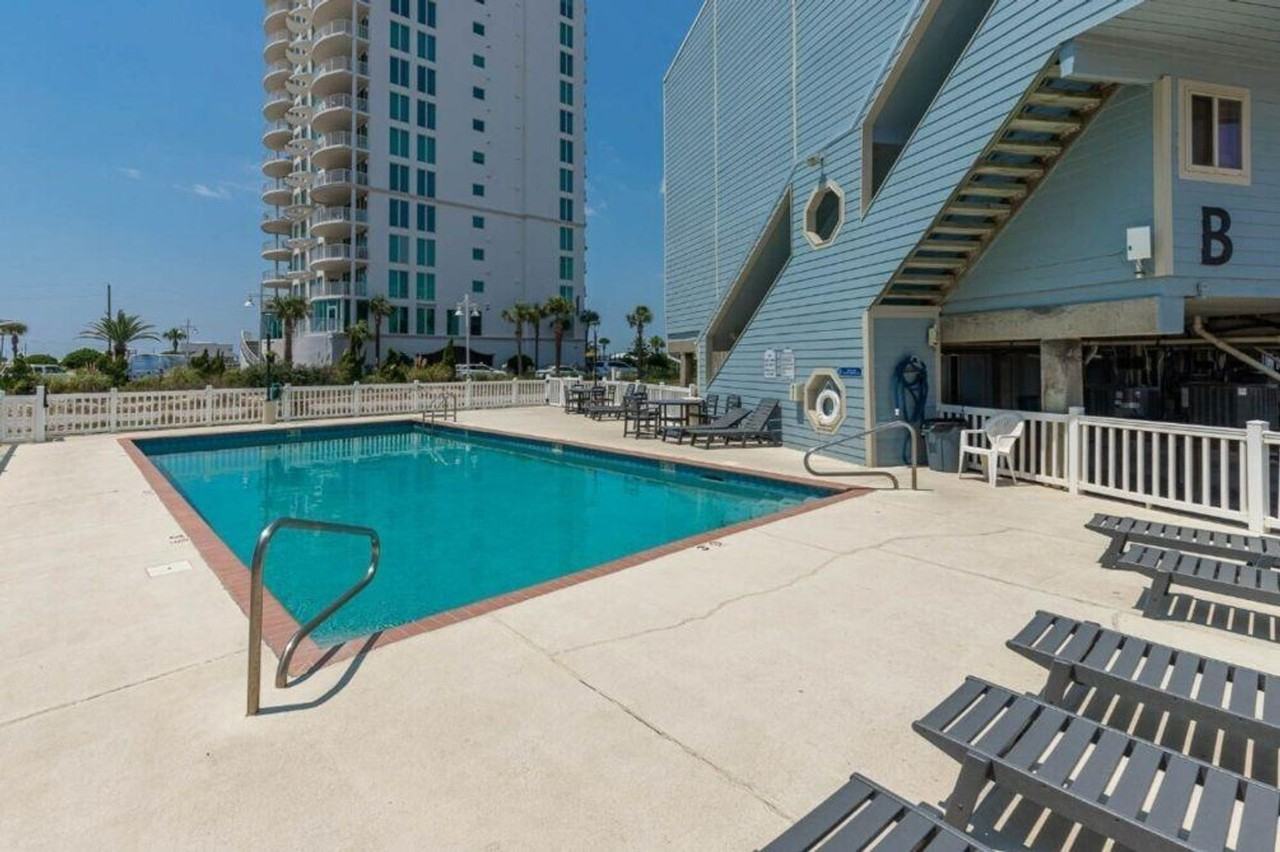 1988 W Beach Blvd #1380580P - Photo 5 of 28