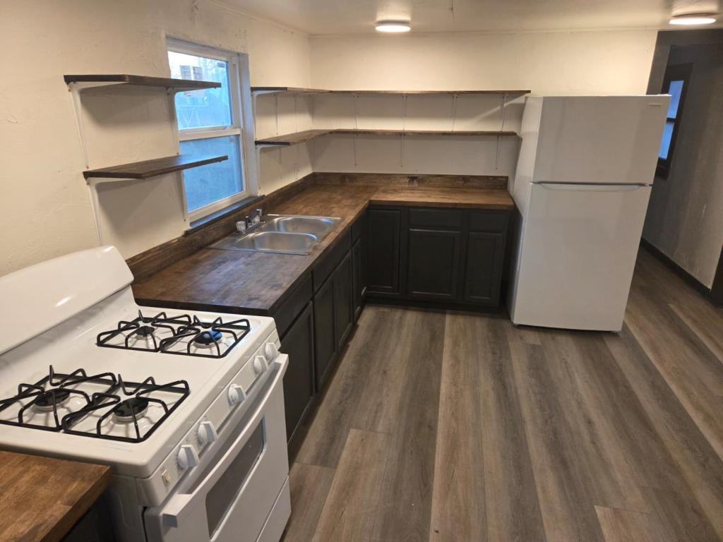 510 Noble St - Photo 2 of 10