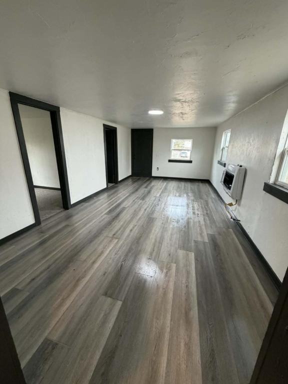 510 Noble St - Photo 3 of 10