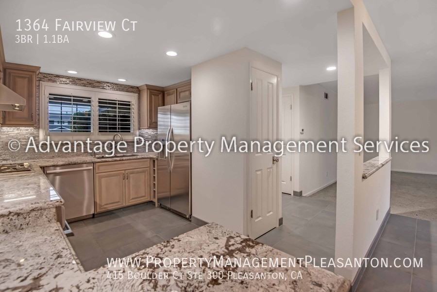 1364 Fairview Ct - Photo 4 of 15