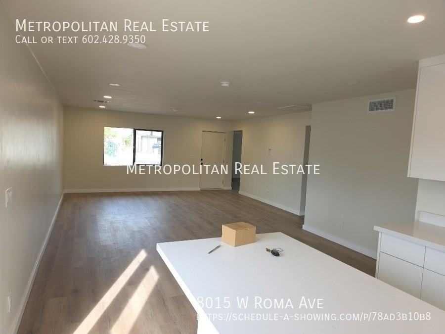 8015 W Roma Ave - Photo 4 of 16