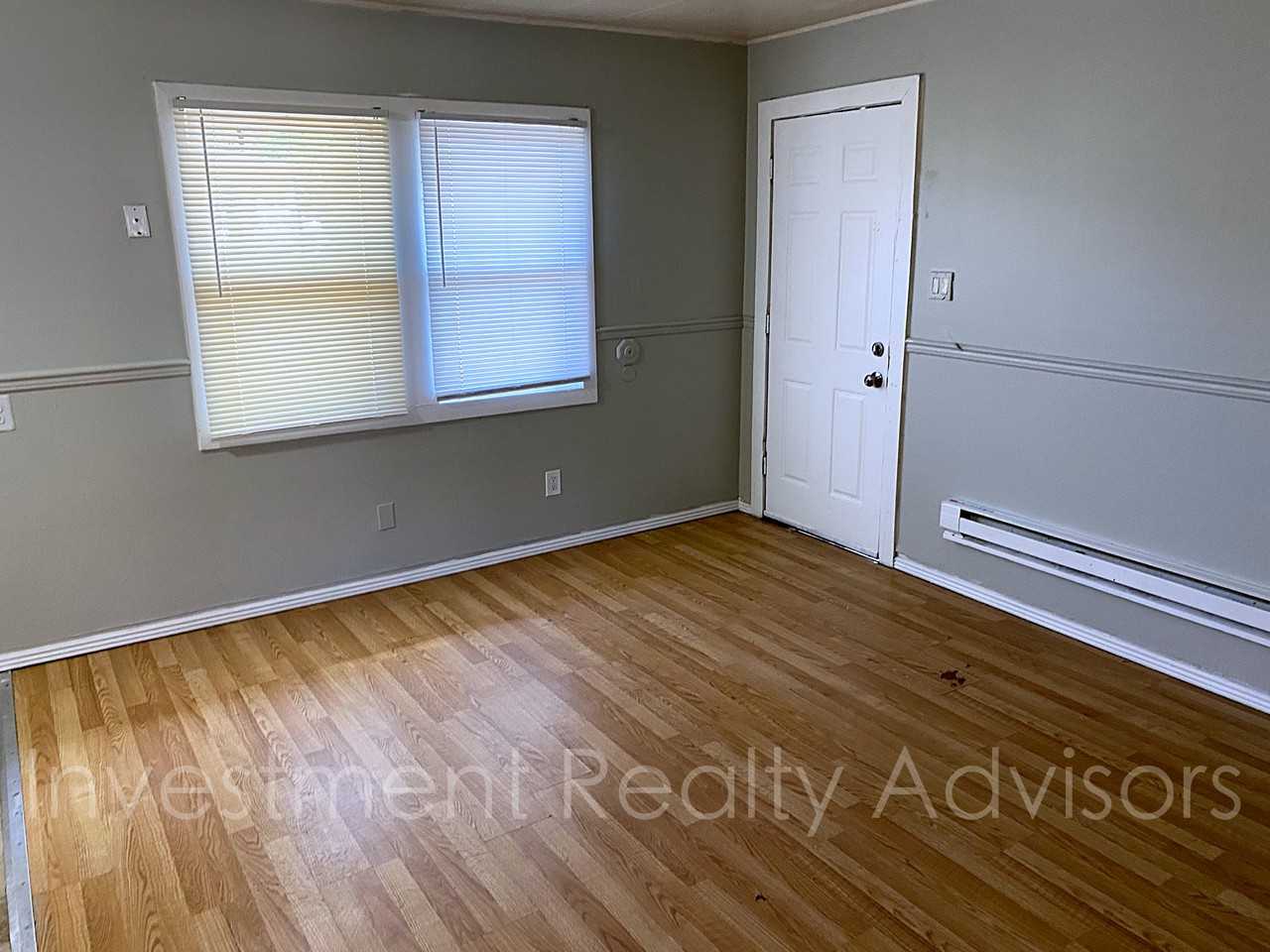 585 N Main St #10 - Photo 3 of 13