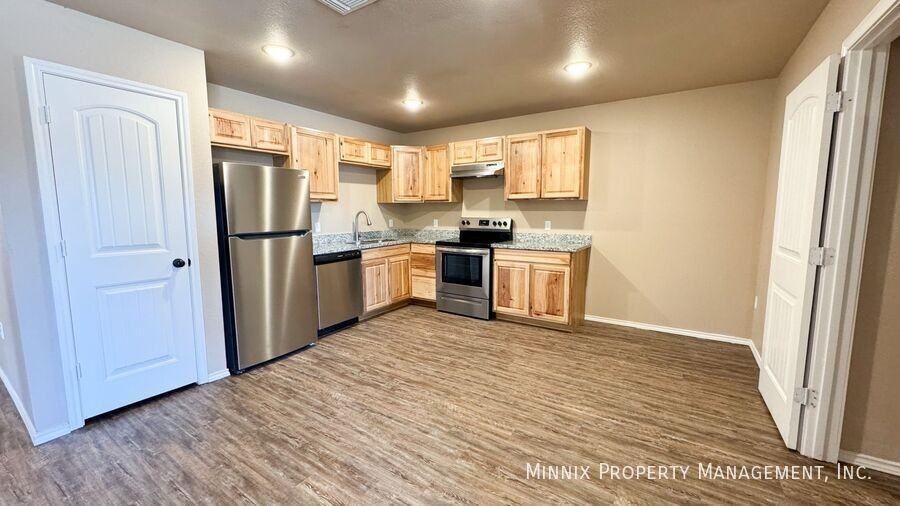 2519 N Avenue O - Photo 5 of 15