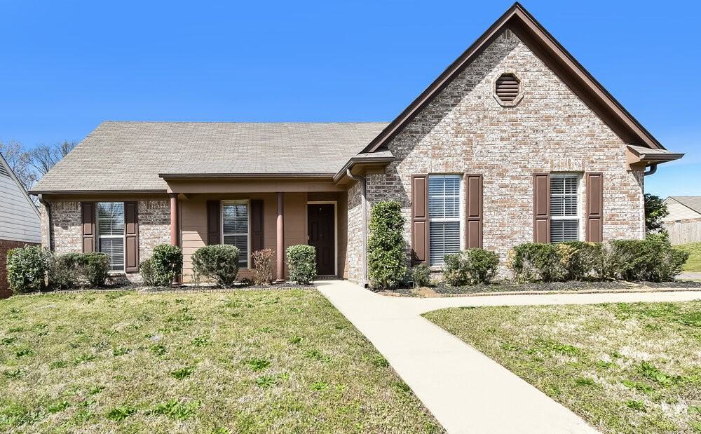 8213 Park Pike Dr - Photo 3 of 16