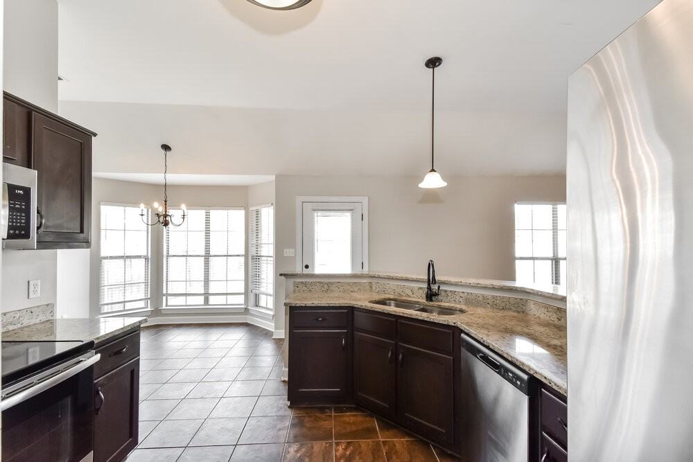 8213 Park Pike Dr - Photo 7 of 16