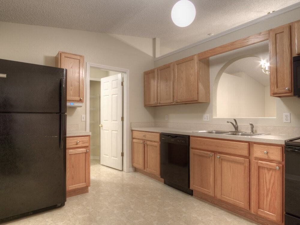 1615 Dartmouth Dr - Photo 2 of 15