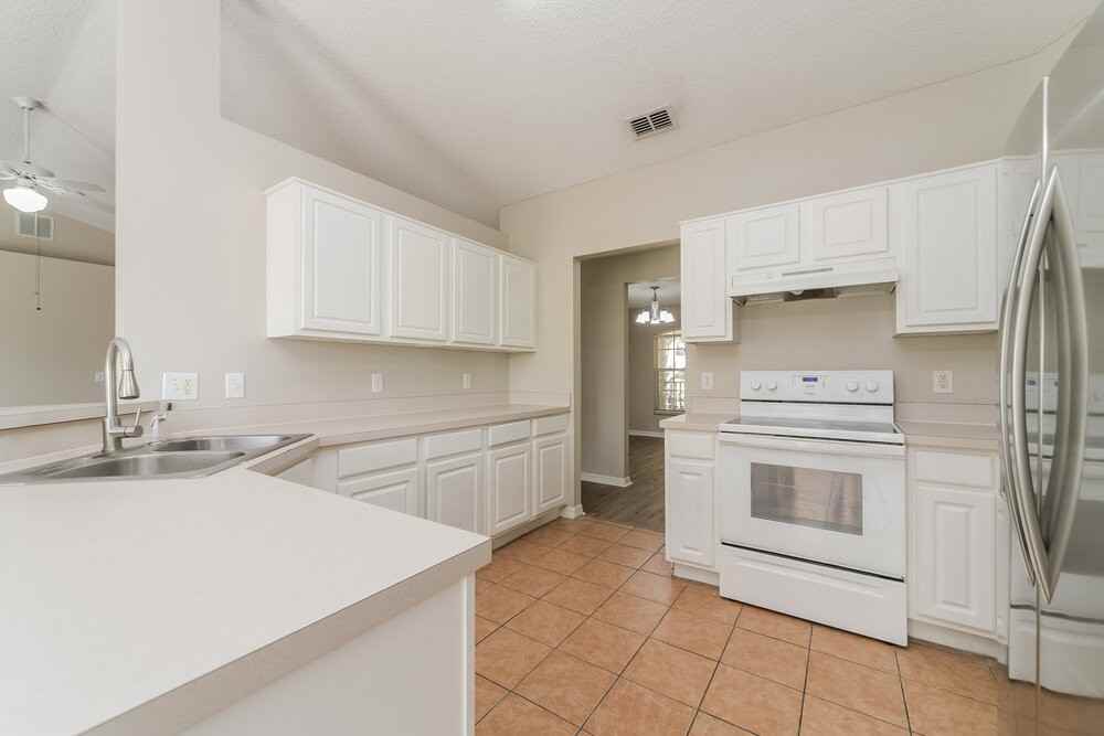 214 Pleasant Hill Dr - Photo 7 of 16