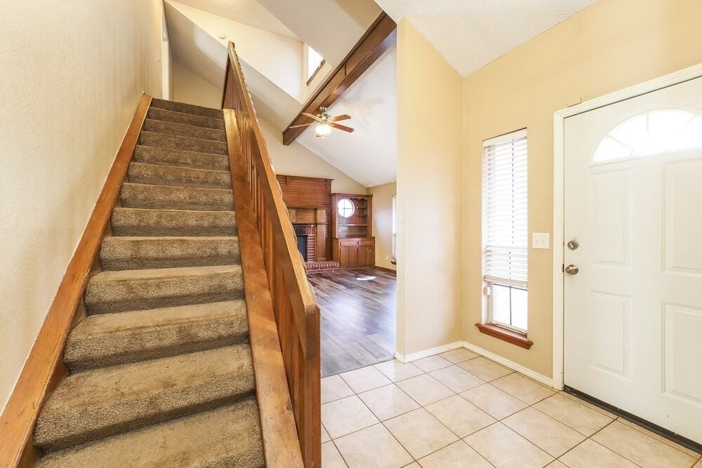 11240 Cimarron Dr - Photo 2 of 20