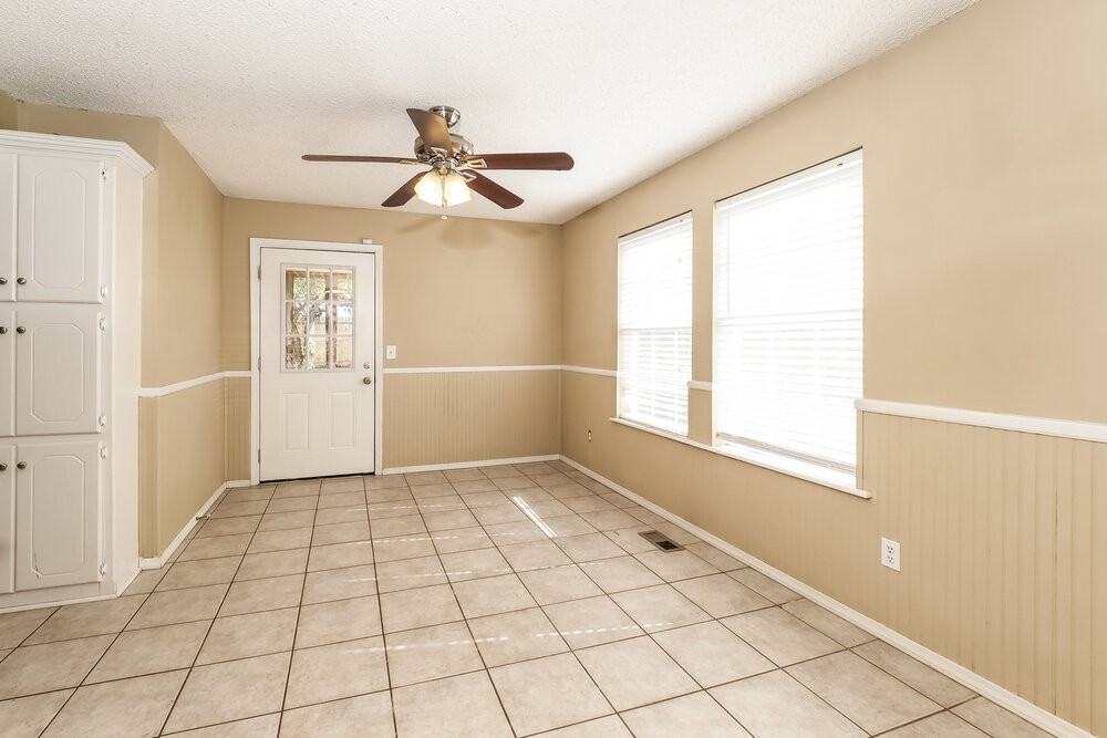 11240 Cimarron Dr - Photo 6 of 20