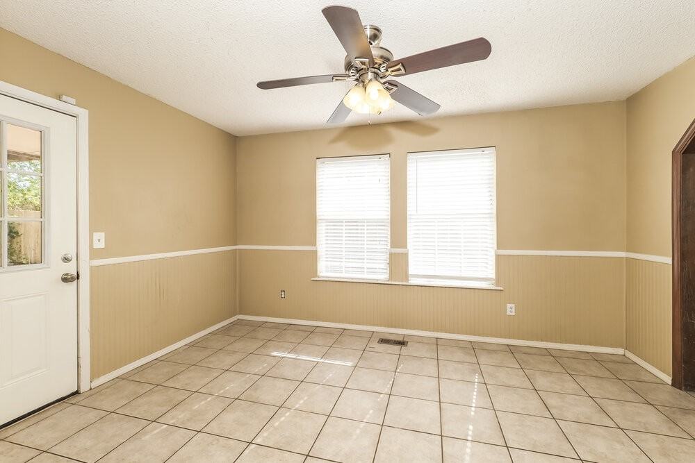 11240 Cimarron Dr - Photo 7 of 20