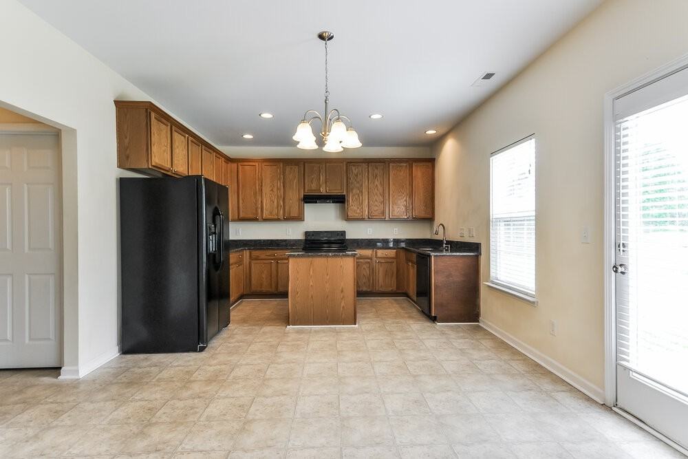 3508 Hamilton Mill Dr - Photo 7 of 17