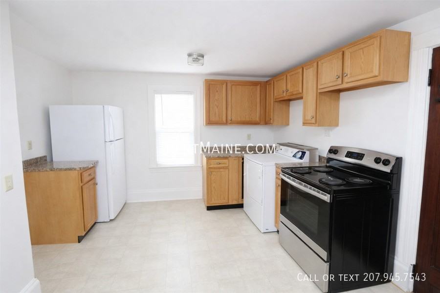 17 Margin St #2 - Photo 3 of 13