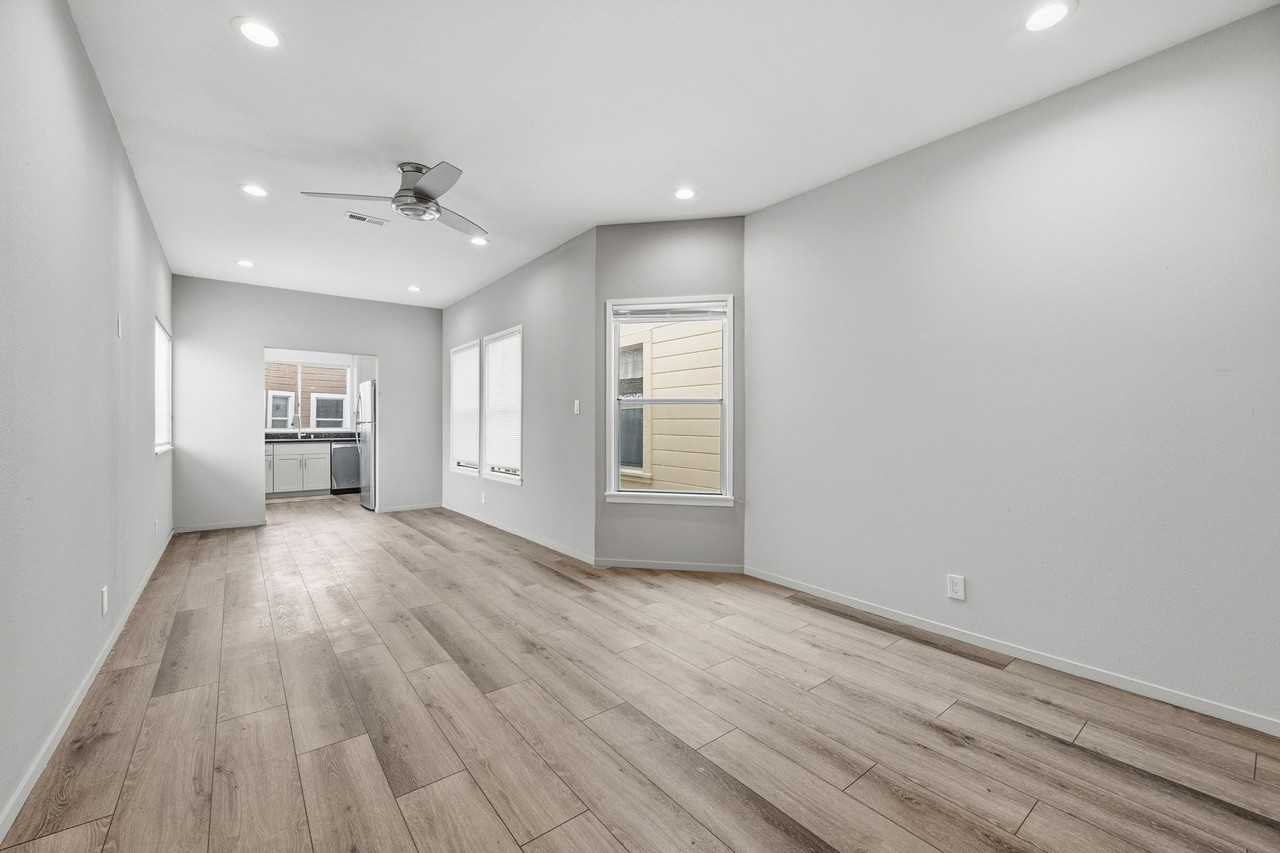 155 Russ St - Photo 5 of 22