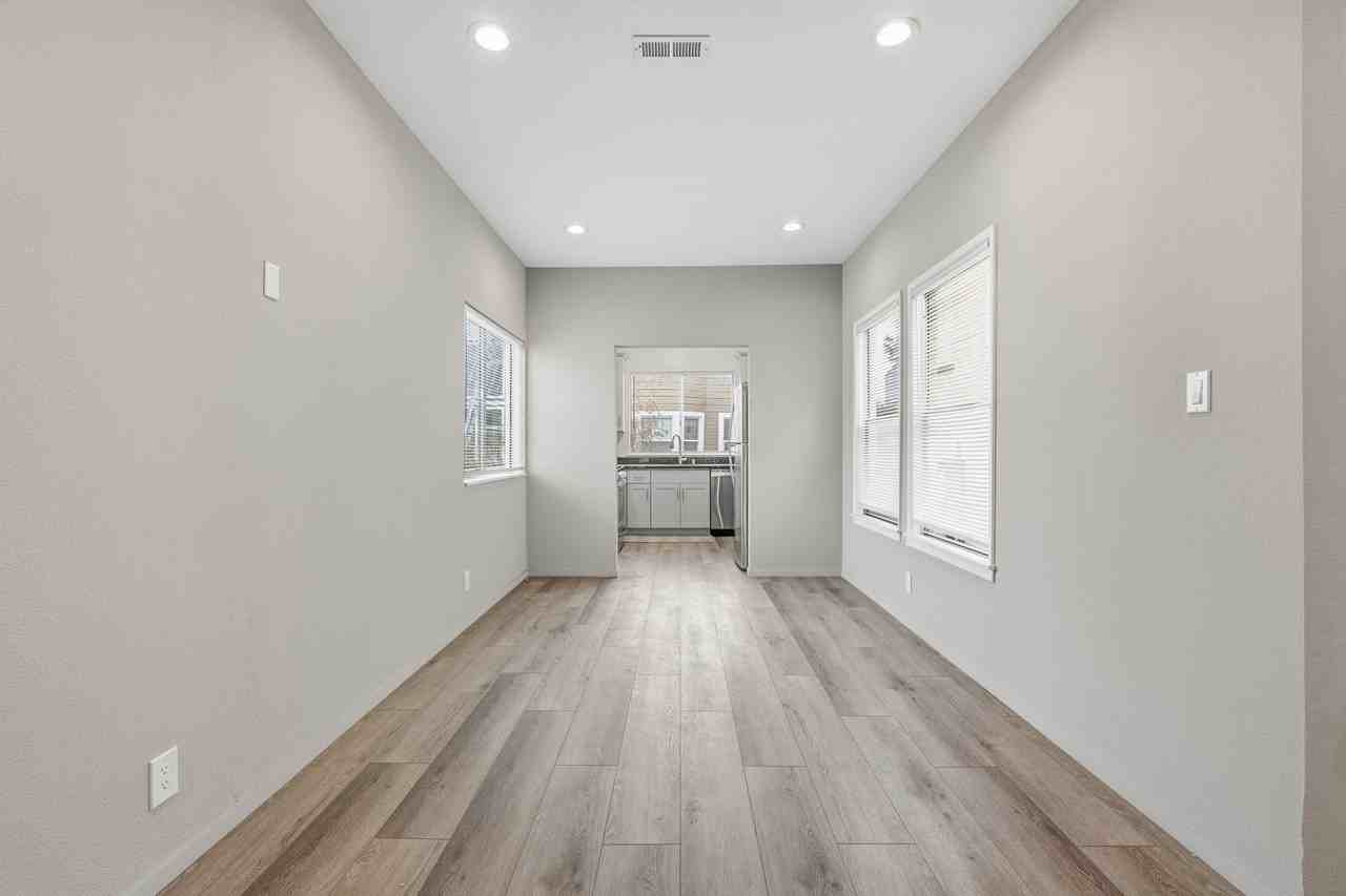 155 Russ St - Photo 7 of 22