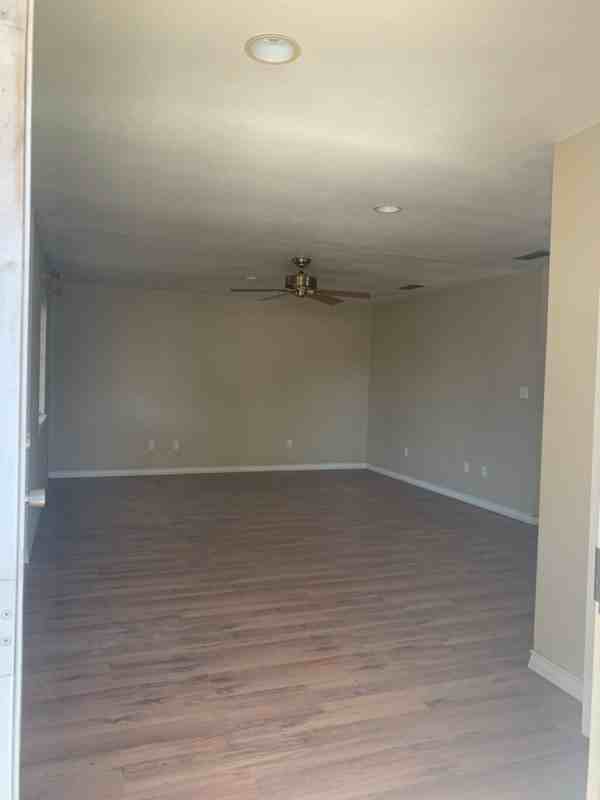 917 N Hancock Ave - Photo 3 of 16