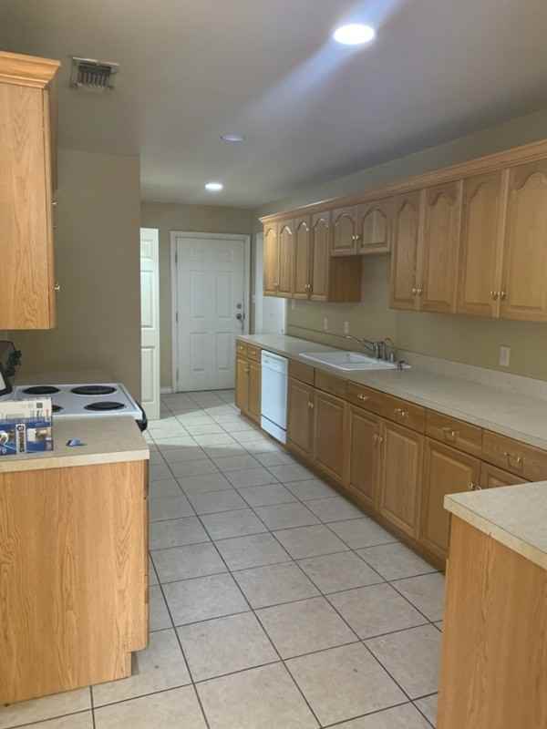 917 N Hancock Ave - Photo 5 of 16