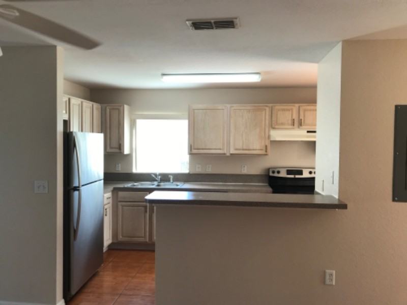 622 Lemon Ave #A - Photo 3 of 14