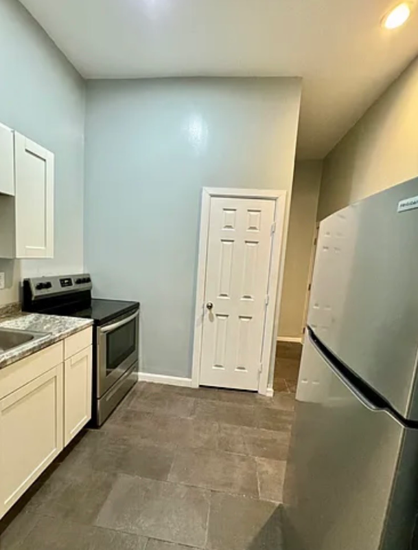 229 S 6th St - Photo 2 of 6