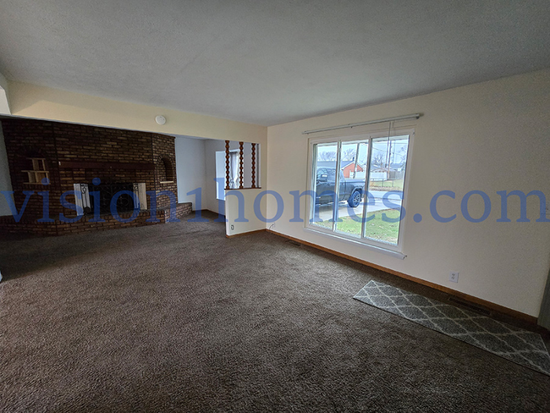 433 Lewis Blvd - Photo 3 of 18