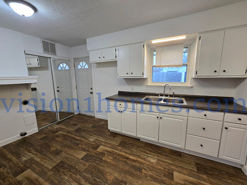 433 Lewis Blvd - Photo 6 of 18