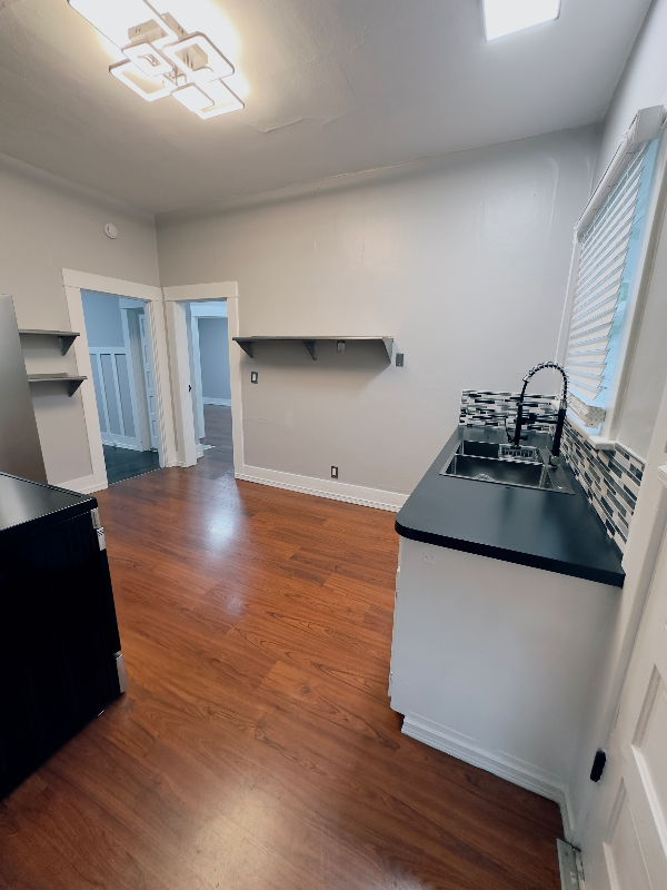 506 E 17th St - Photo 2 of 42