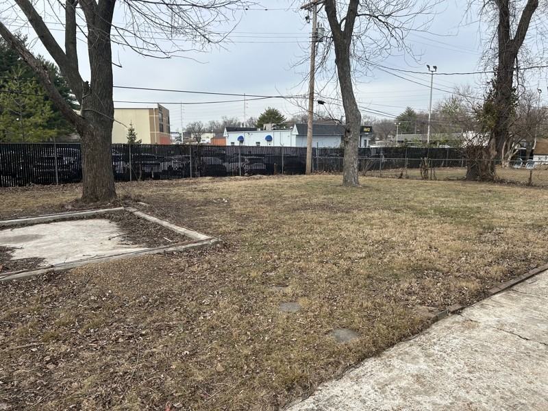 13 Brightwell Ct - Photo 3 of 16