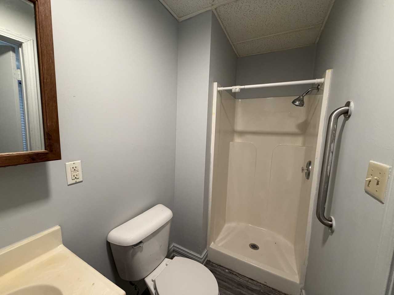 1114B N Gilbert St - Photo 2 of 7