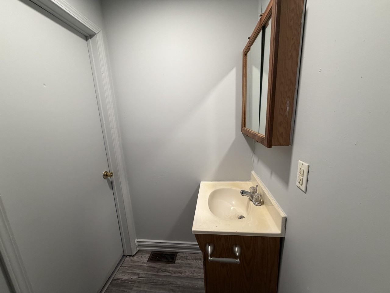 1114B N Gilbert St - Photo 3 of 7