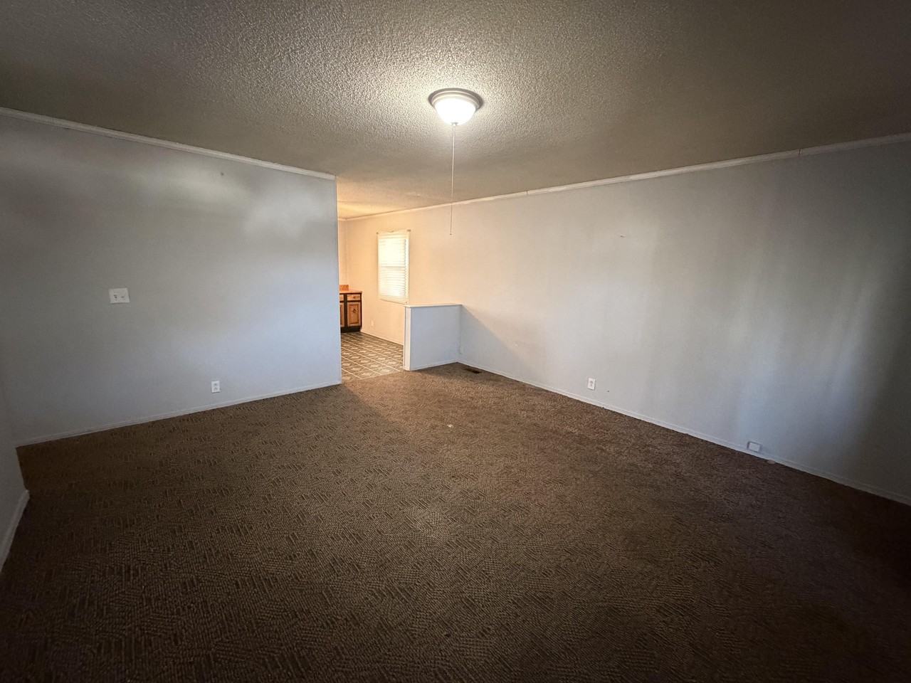 1605 Crestview Dr - Photo 6 of 14