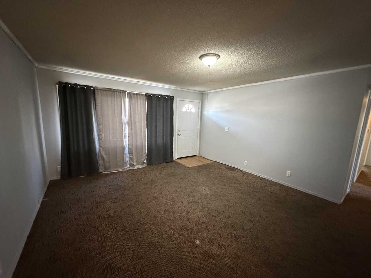 1605 Crestview Dr - Photo 7 of 14