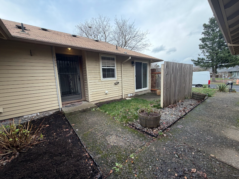 2006 Ne 33rd St #2006 - Photo 2 of 20