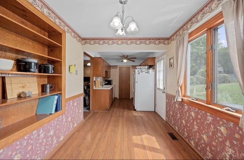 1002 Stanwood Dr - Photo 6 of 16