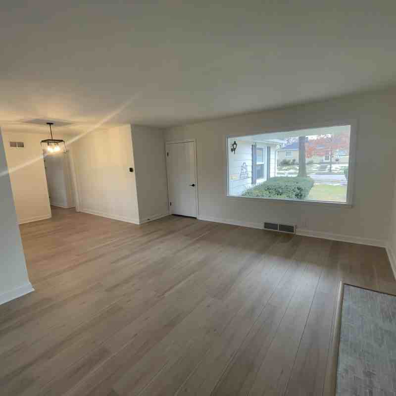 9212 W Michigan St - Photo 3 of 14