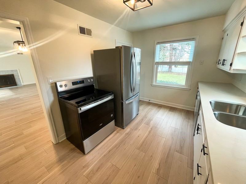 9212 W Michigan St - Photo 6 of 14