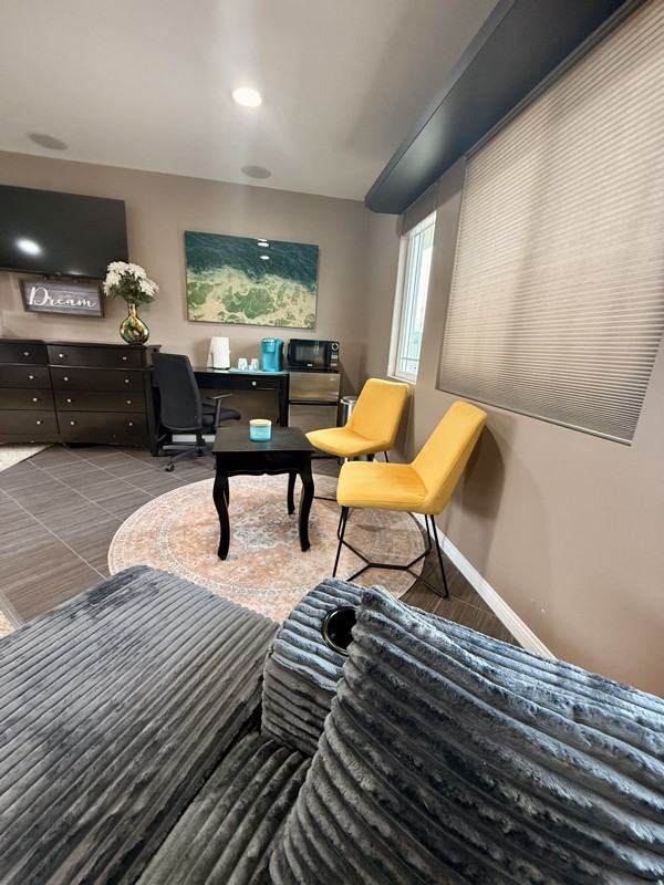 6052 Wintergreen Dr - Photo 2 of 8