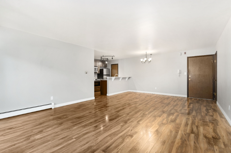 1315 Kirkwood Dr - Photo 3 of 10