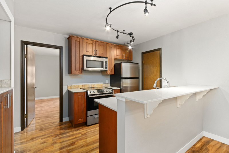 1315 Kirkwood Dr - Photo 4 of 10