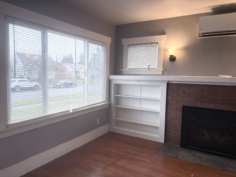 3806 S Ainsworth Ave - Photo 2 of 9