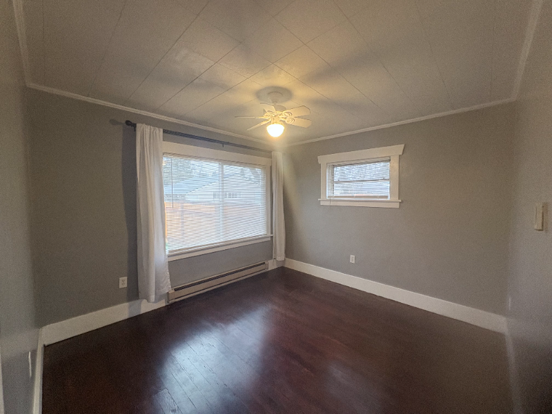 3806 S Ainsworth Ave - Photo 7 of 9