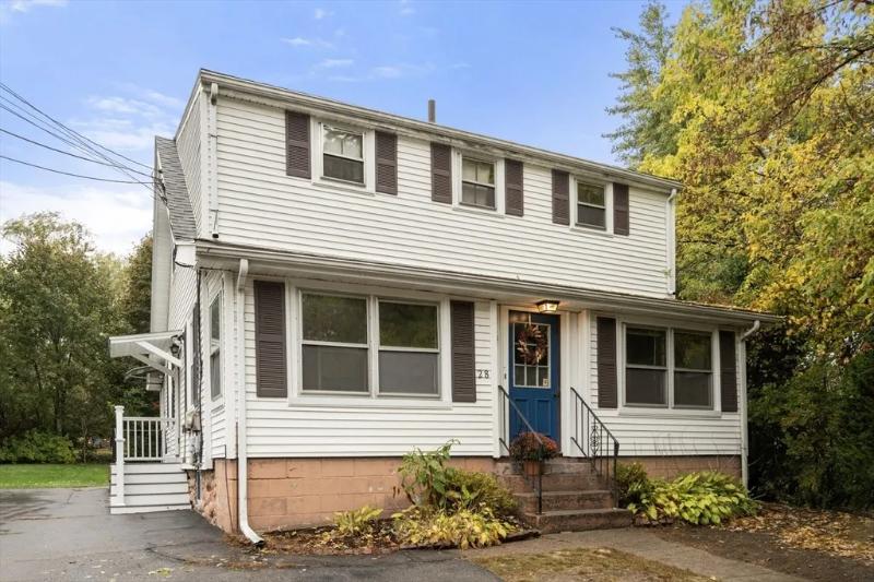 28 Shaw St #1 - Photo 4 of 9