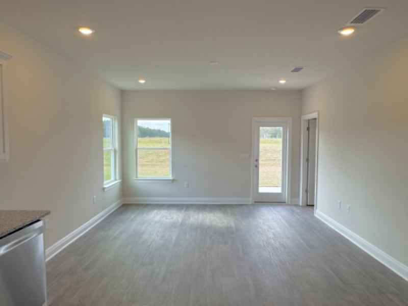 13691 Logan Pl - Photo 4 of 6