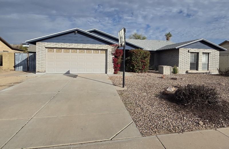 8720 W Diana Ave - Photo 2 of 12