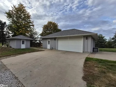 2645 255th St - Photo 2 of 12