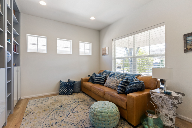 1940 Shadow Lake Dr - Photo 4 of 20