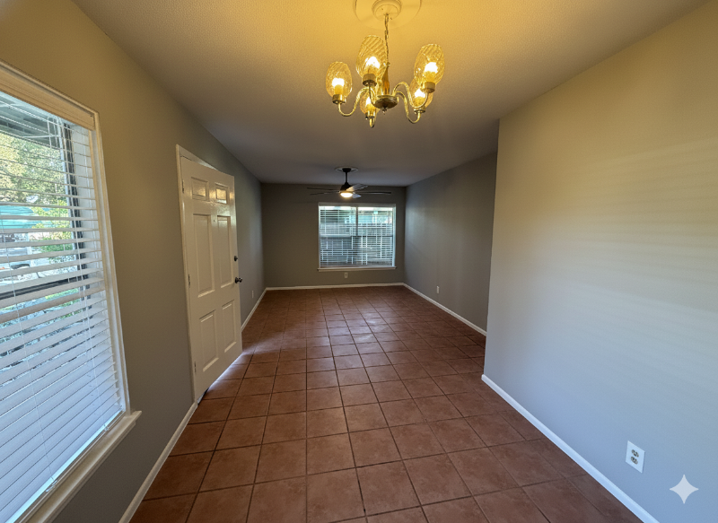 558 Congress Ave #1 - Photo 4 of 22